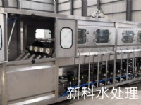 新科新款600桶全自動(dòng)灌裝設(shè)備
